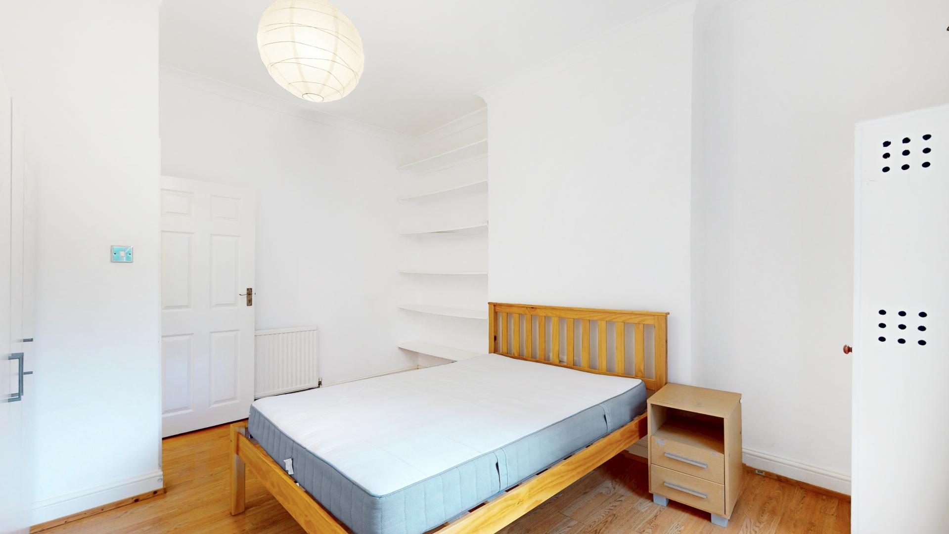 			1 Bedroom, 1 bath, 1 reception Flat			 Brondesbury Villas, QUEENS PARK